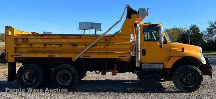 image for item NI9042 2006 International 7400  dump truck