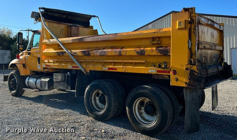 image for item NI9042 2006 International 7400  dump truck