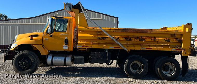 image for item NI9042 2006 International 7400  dump truck
