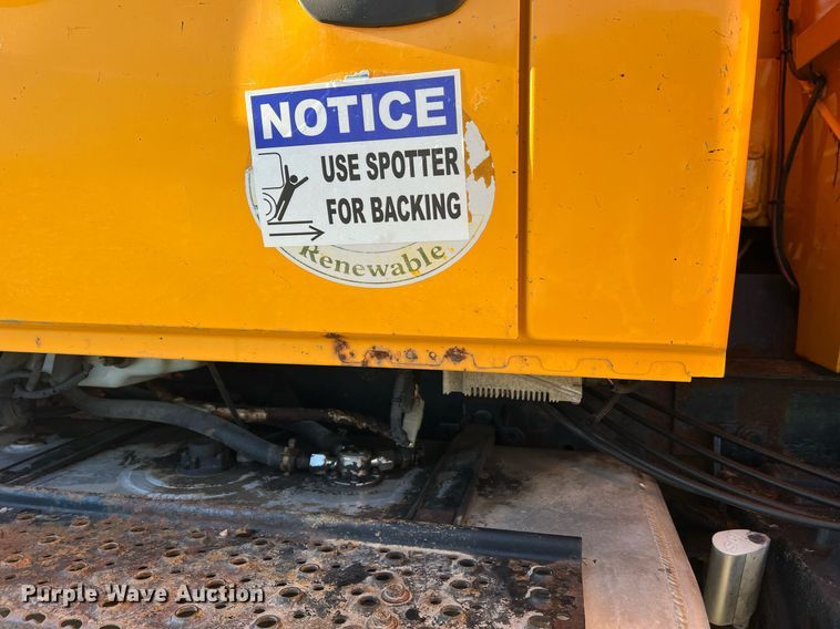 image for item NI9042 2006 International 7400  dump truck