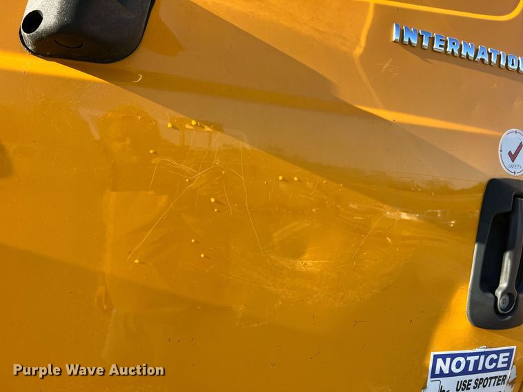 image for item NI9042 2006 International 7400  dump truck