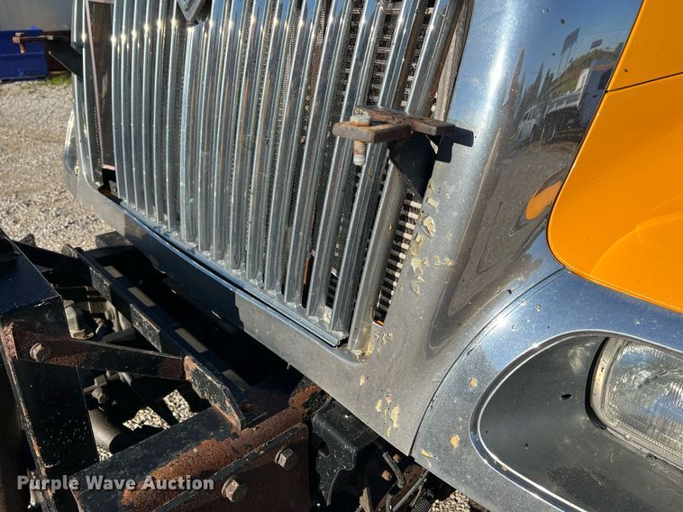 image for item NI9042 2006 International 7400  dump truck