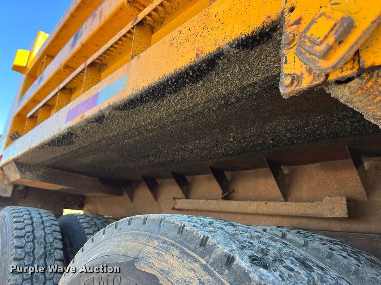 image for item NI9042 2006 International 7400  dump truck