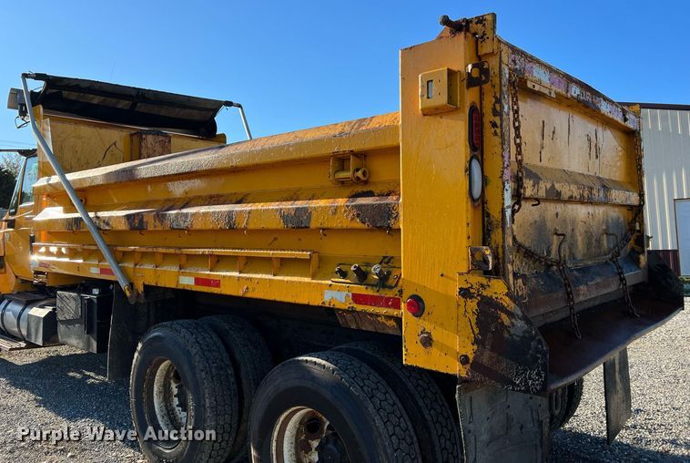 image for item NI9042 2006 International 7400  dump truck