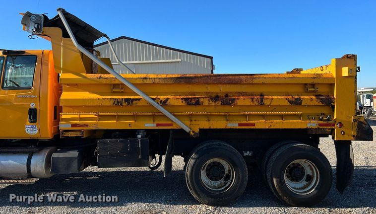 image for item NI9042 2006 International 7400  dump truck