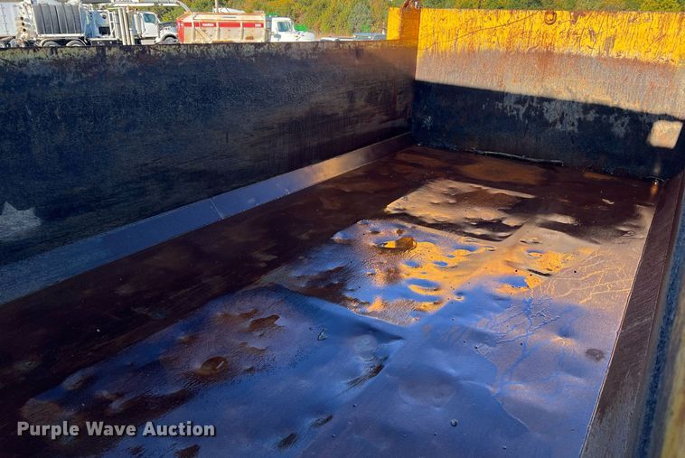 image for item NI9042 2006 International 7400  dump truck