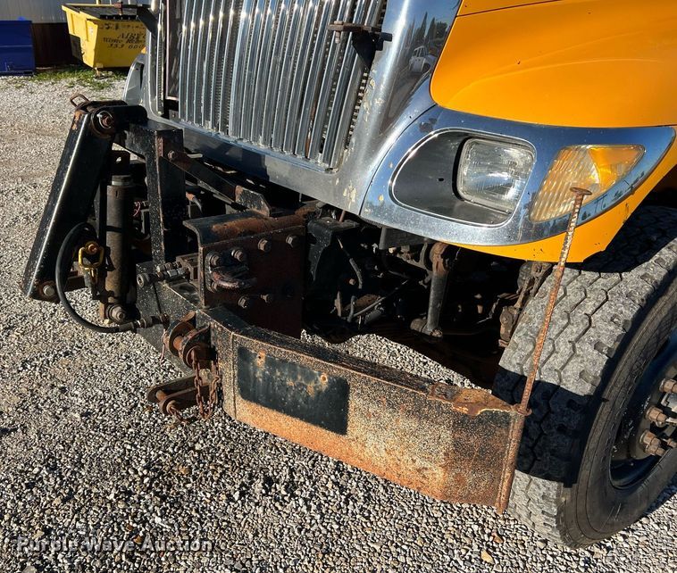 image for item NI9042 2006 International 7400  dump truck