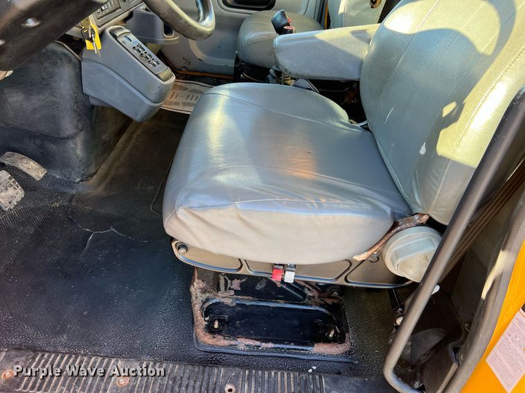 image for item NI9042 2006 International 7400  dump truck