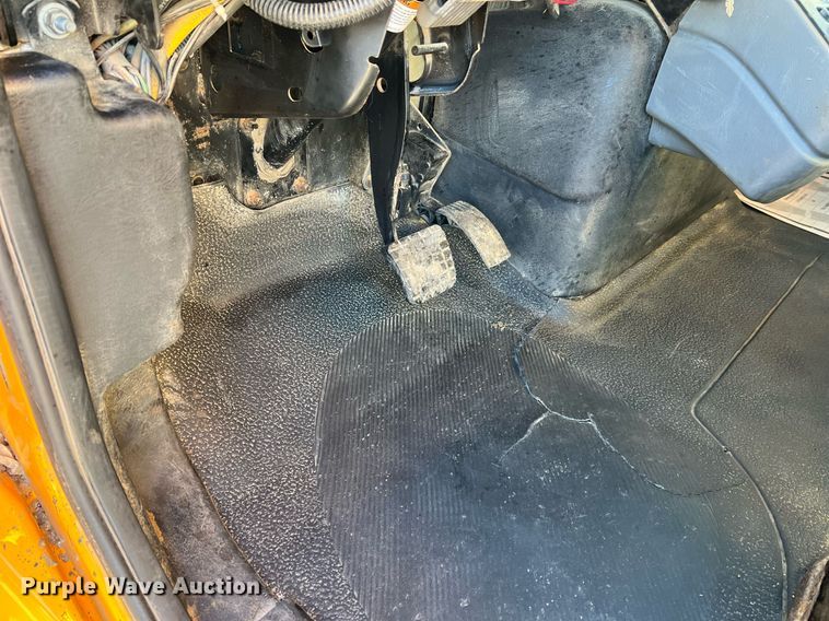 image for item NI9042 2006 International 7400  dump truck