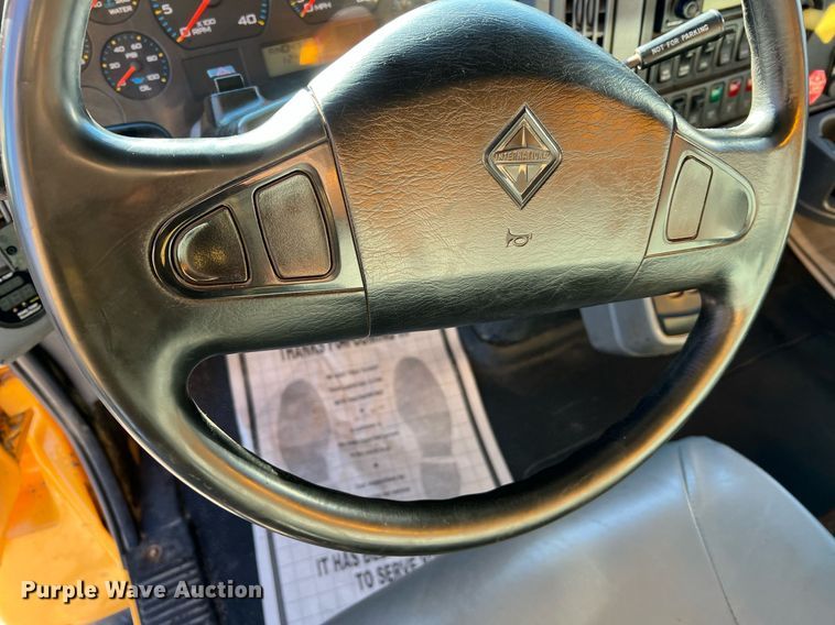 image for item NI9042 2006 International 7400  dump truck