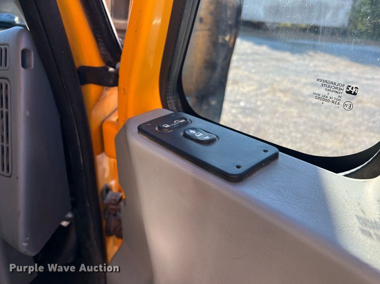 image for item NI9042 2006 International 7400  dump truck