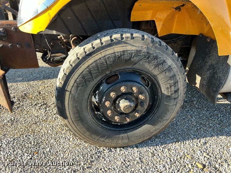 image for item NI9042 2006 International 7400  dump truck