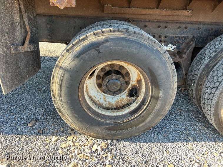 image for item NI9042 2006 International 7400  dump truck