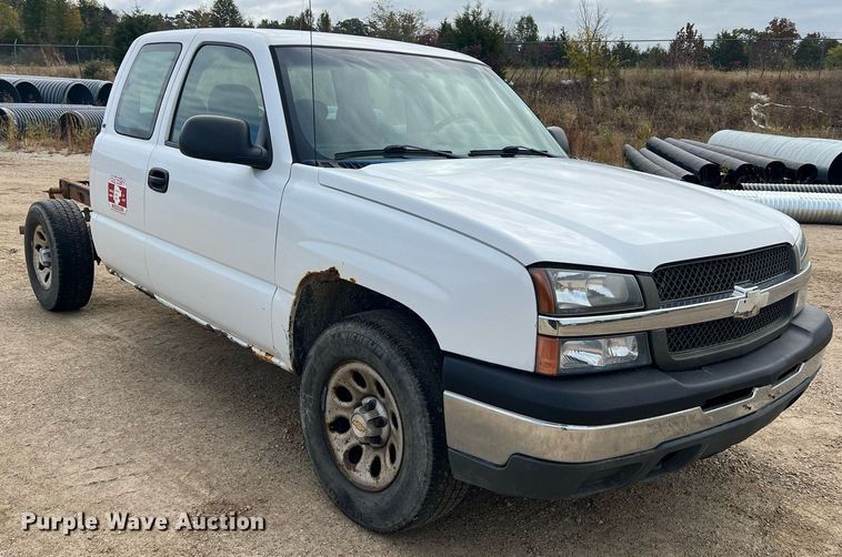 image for item NI9059 2005 Chevrolet Silverado 1500  Ext. Cab pickup truck cab and chassis