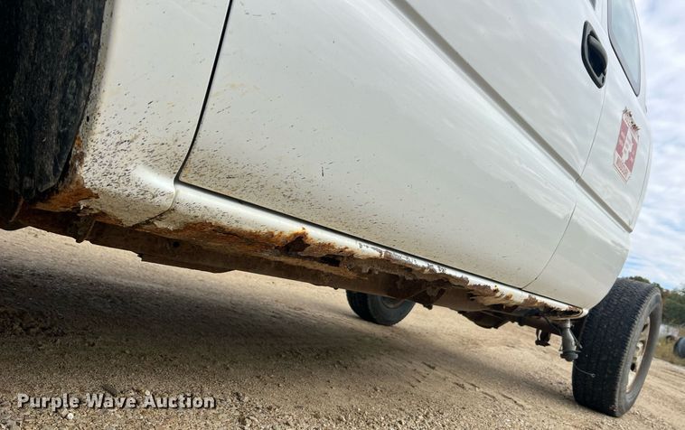 image for item NI9059 2005 Chevrolet Silverado 1500  Ext. Cab pickup truck cab and chassis