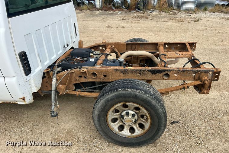 image for item NI9059 2005 Chevrolet Silverado 1500  Ext. Cab pickup truck cab and chassis