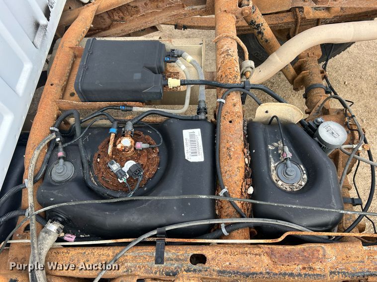 image for item NI9059 2005 Chevrolet Silverado 1500  Ext. Cab pickup truck cab and chassis