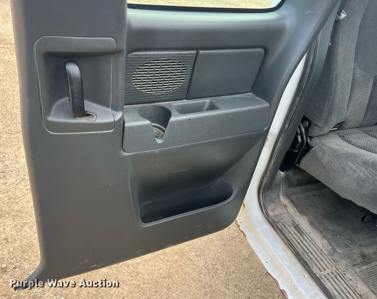 image for item NI9059 2005 Chevrolet Silverado 1500  Ext. Cab pickup truck cab and chassis