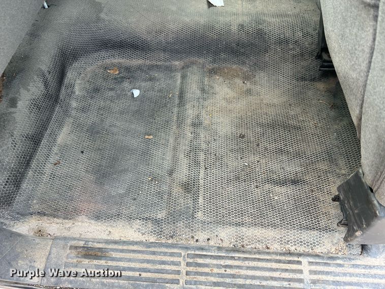 image for item NI9059 2005 Chevrolet Silverado 1500  Ext. Cab pickup truck cab and chassis