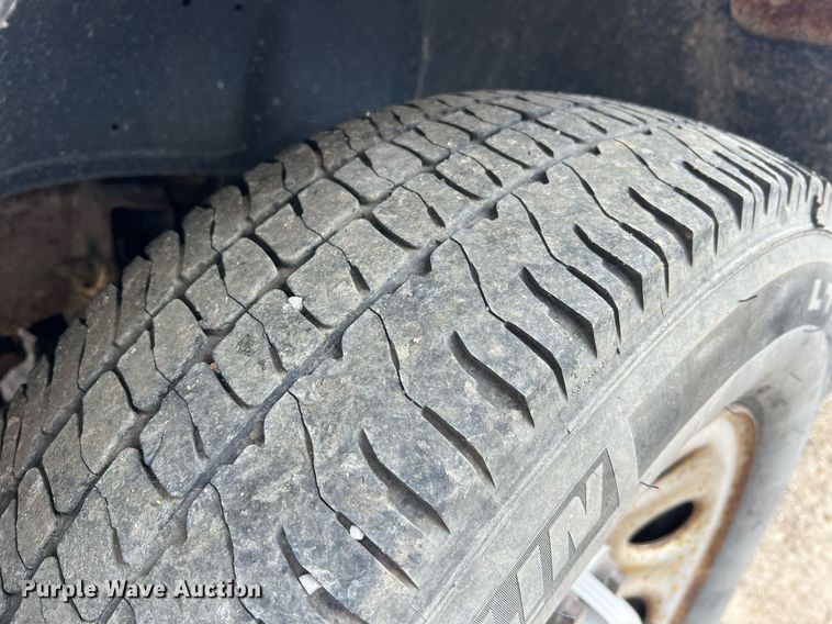 image for item NI9059 2005 Chevrolet Silverado 1500  Ext. Cab pickup truck cab and chassis