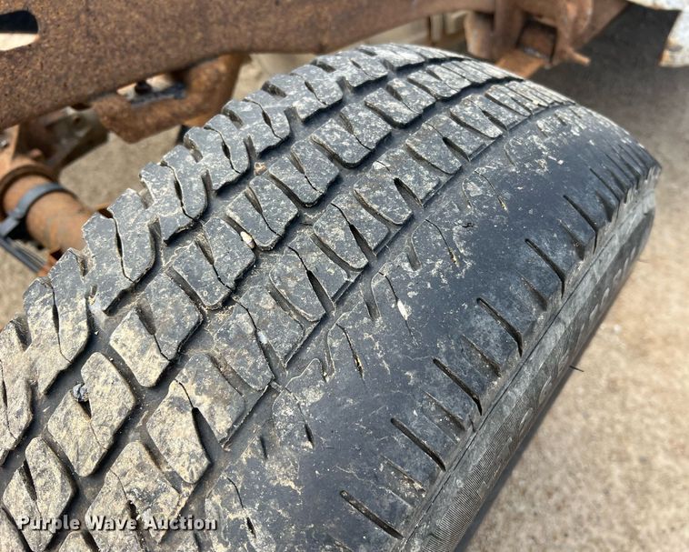 image for item NI9059 2005 Chevrolet Silverado 1500  Ext. Cab pickup truck cab and chassis