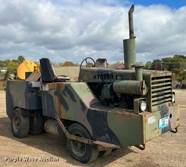 image for item NI9060 Hyster C530  pneumatic roller