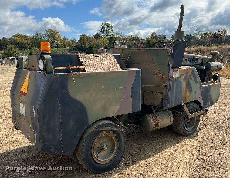 image for item NI9060 Hyster C530  pneumatic roller