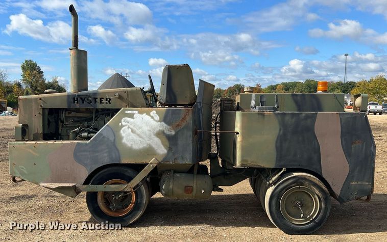 image for item NI9060 Hyster C530  pneumatic roller