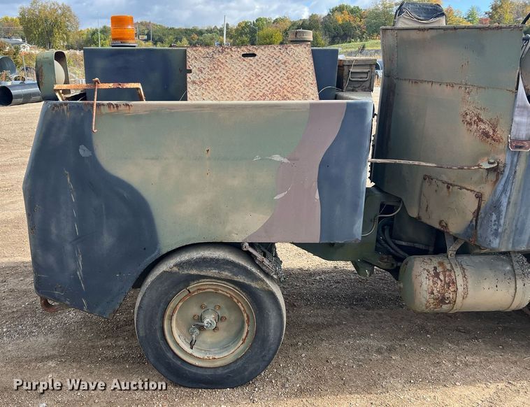 image for item NI9060 Hyster C530  pneumatic roller