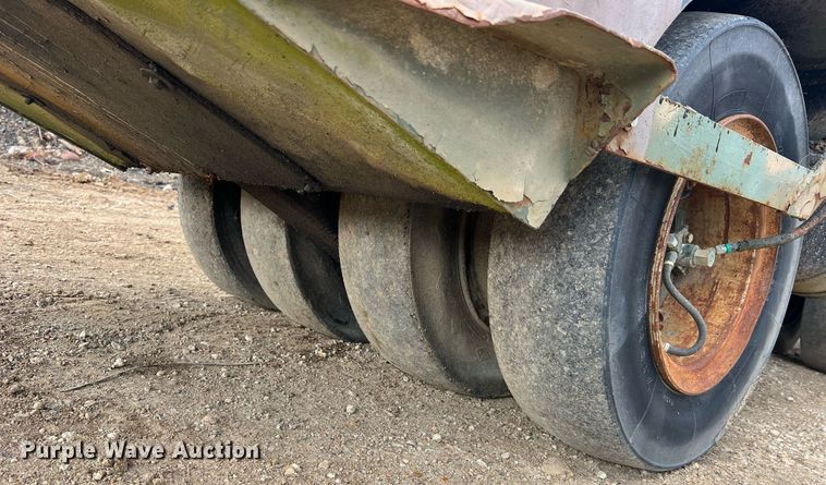 image for item NI9060 Hyster C530  pneumatic roller