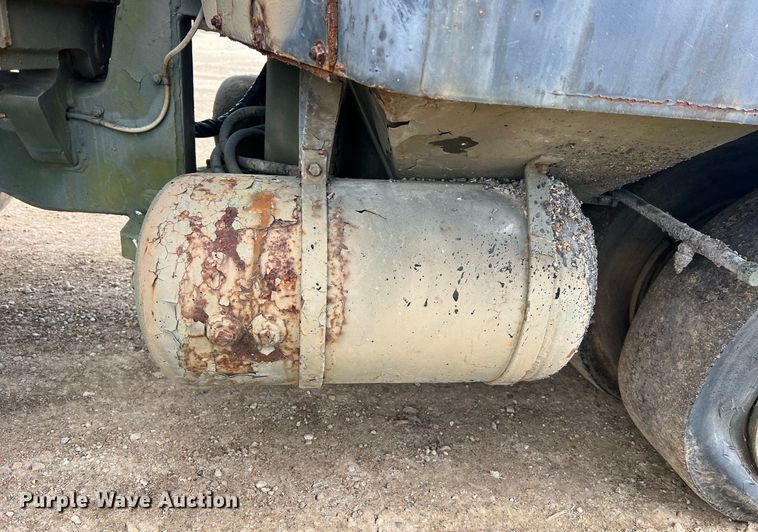 image for item NI9060 Hyster C530  pneumatic roller