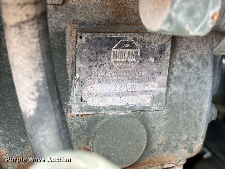 image for item NI9060 Hyster C530  pneumatic roller