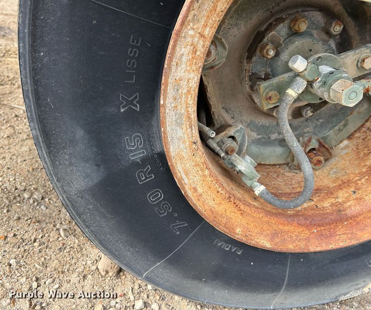 image for item NI9060 Hyster C530  pneumatic roller