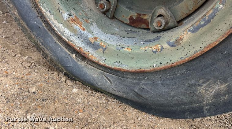 image for item NI9060 Hyster C530  pneumatic roller