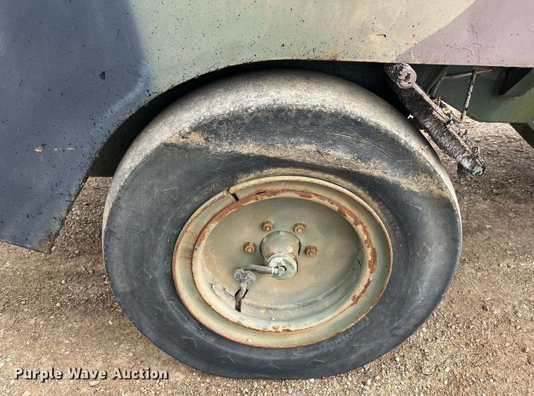 image for item NI9060 Hyster C530  pneumatic roller