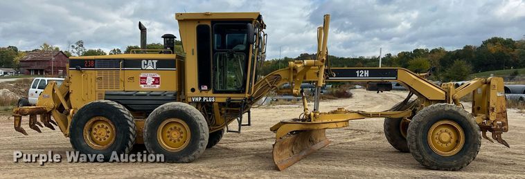 image for item NI9061 2005 Caterpillar 12H  VHP motor grader