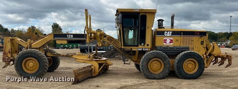 image for item NI9061 2005 Caterpillar 12H  VHP motor grader