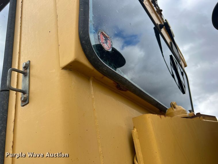 image for item NI9061 2005 Caterpillar 12H  VHP motor grader