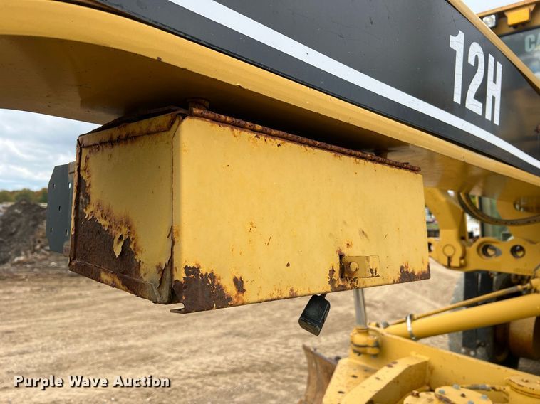 image for item NI9061 2005 Caterpillar 12H  VHP motor grader