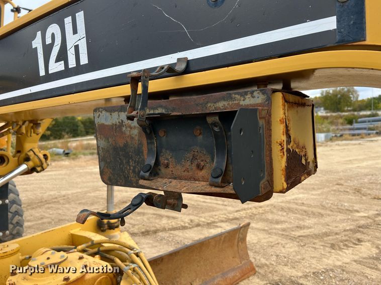 image for item NI9061 2005 Caterpillar 12H  VHP motor grader