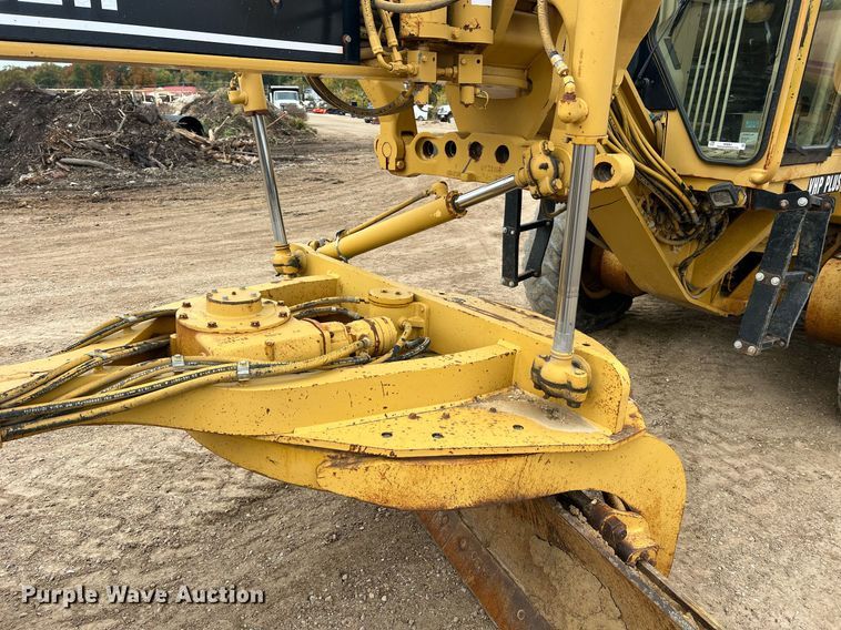 image for item NI9061 2005 Caterpillar 12H  VHP motor grader