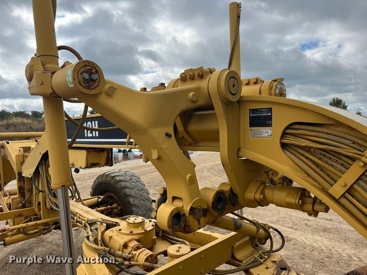 image for item NI9061 2005 Caterpillar 12H  VHP motor grader