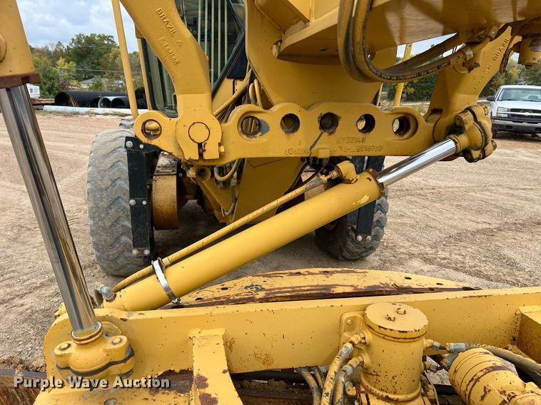 image for item NI9061 2005 Caterpillar 12H  VHP motor grader
