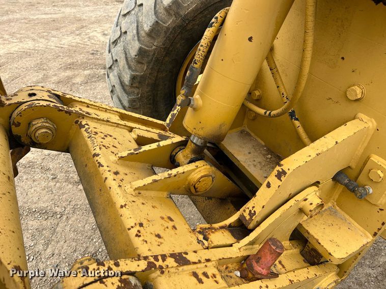 image for item NI9061 2005 Caterpillar 12H  VHP motor grader