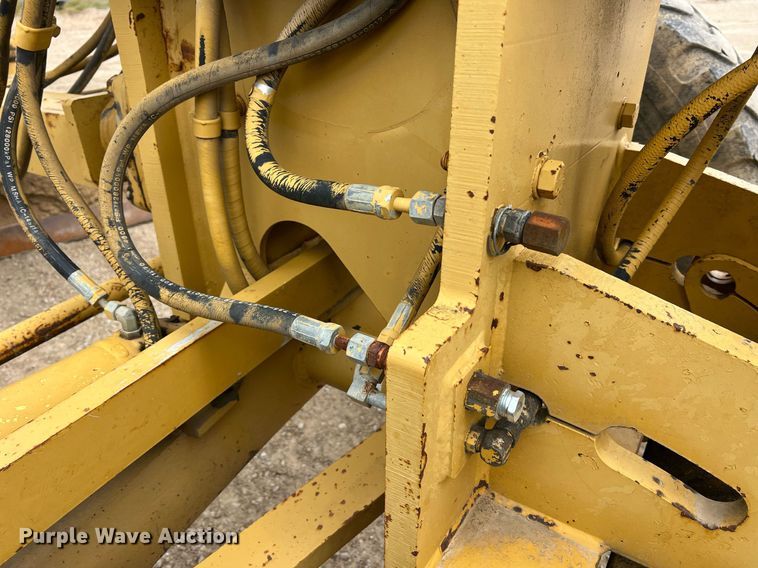 image for item NI9061 2005 Caterpillar 12H  VHP motor grader