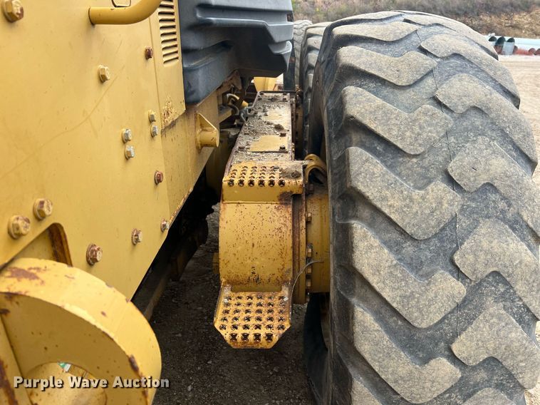 image for item NI9061 2005 Caterpillar 12H  VHP motor grader