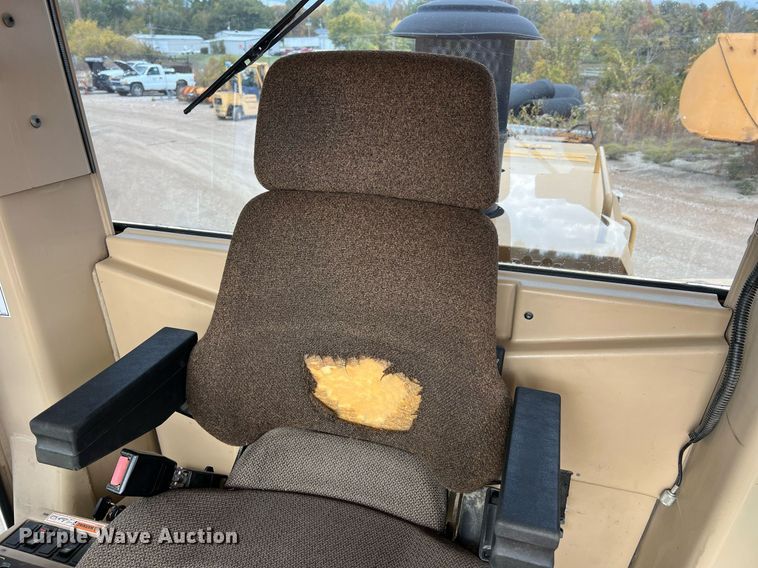 image for item NI9061 2005 Caterpillar 12H  VHP motor grader