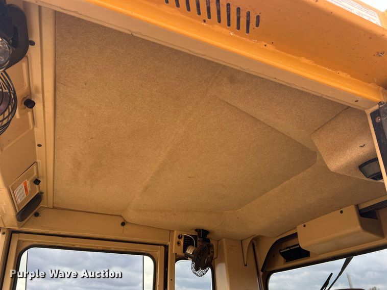 image for item NI9061 2005 Caterpillar 12H  VHP motor grader