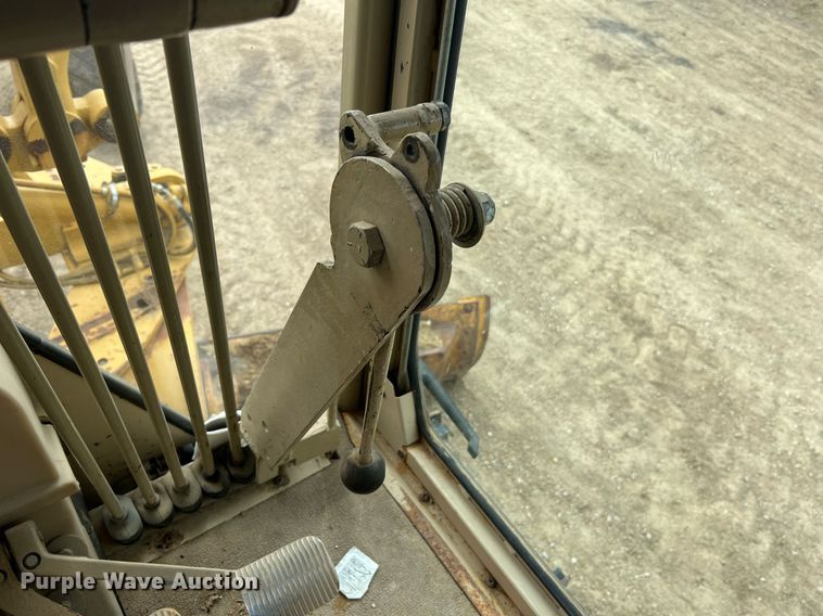 image for item NI9061 2005 Caterpillar 12H  VHP motor grader