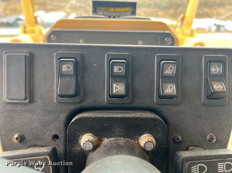 image for item NI9061 2005 Caterpillar 12H  VHP motor grader